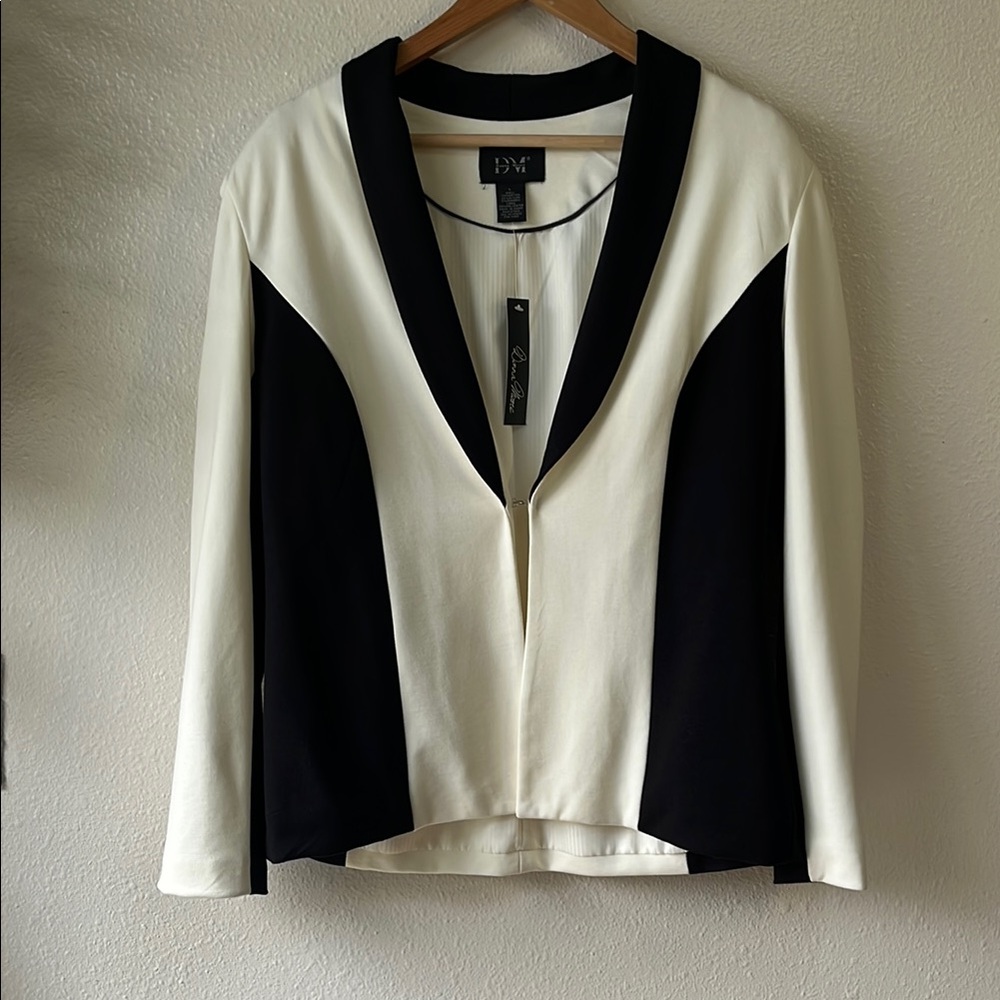 Donna Moore Black and White Modern Blazer Office Staple Wear Large NWT